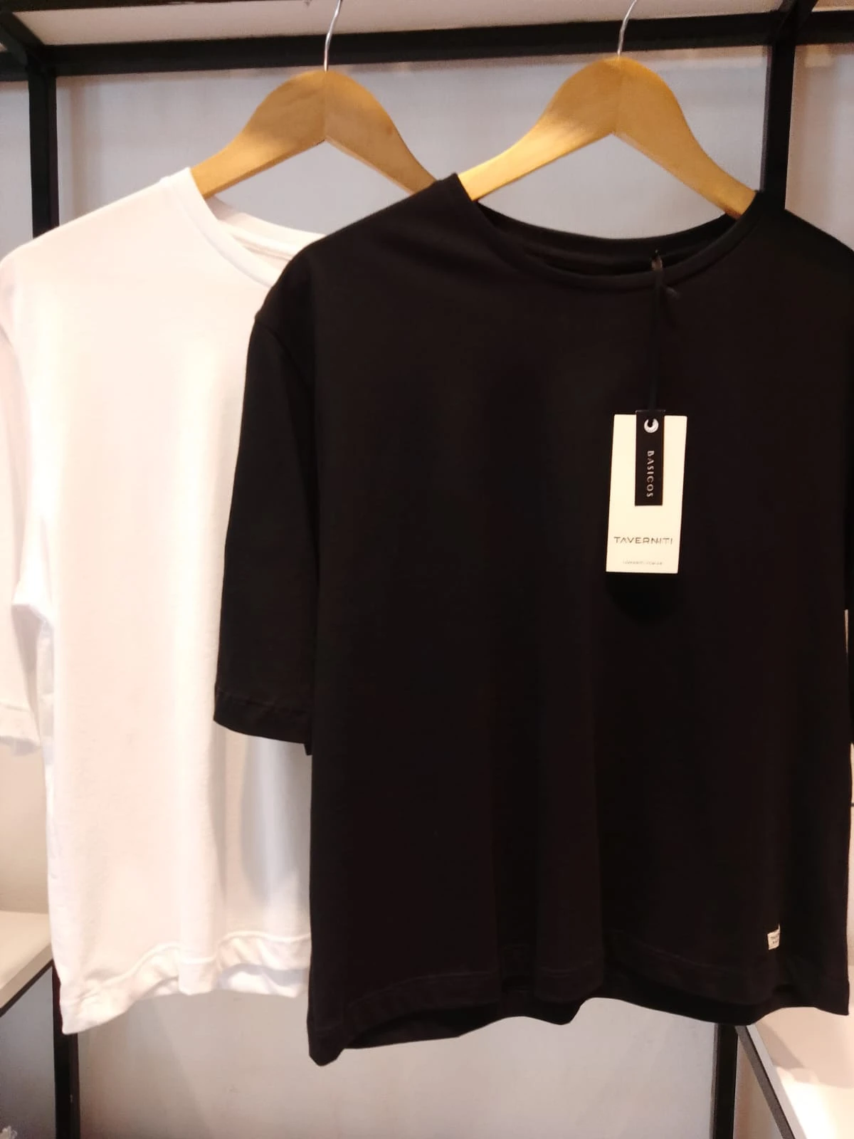 REMERA BÁSICA OVERSIZE